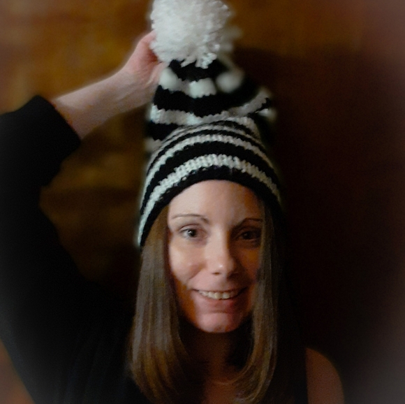 Lightweight knit slouchy beanie - Picture 2 of 7